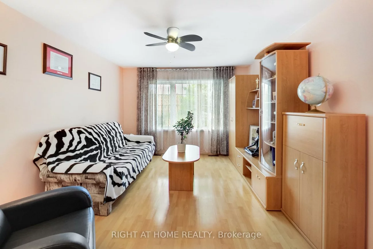 28, Foxtail, Armitage, Newmarket