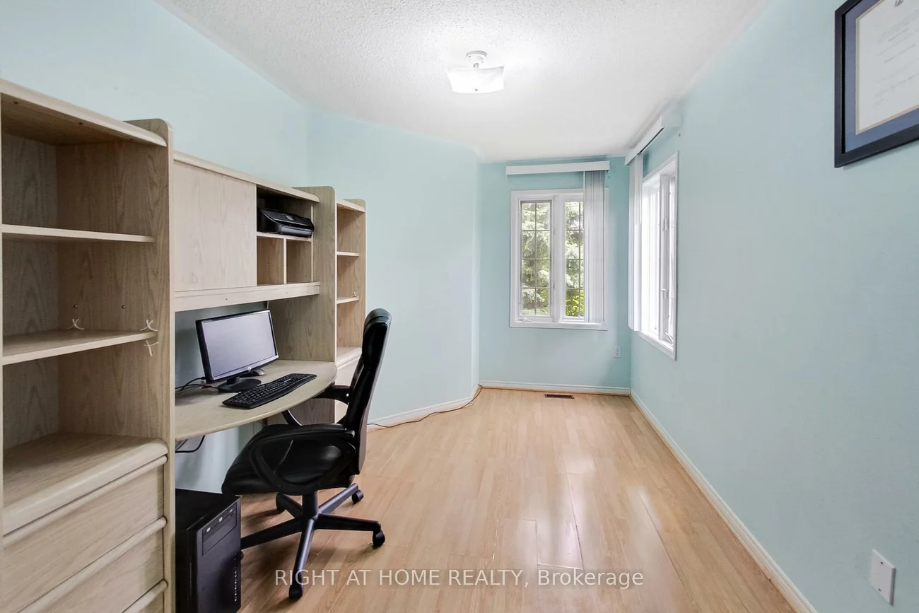 28, Foxtail, Armitage, Newmarket