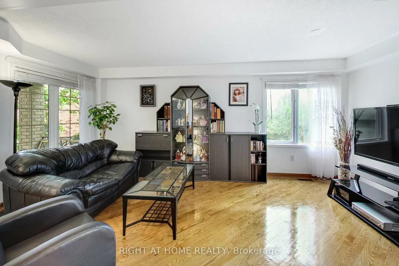 28, Foxtail, Armitage, Newmarket