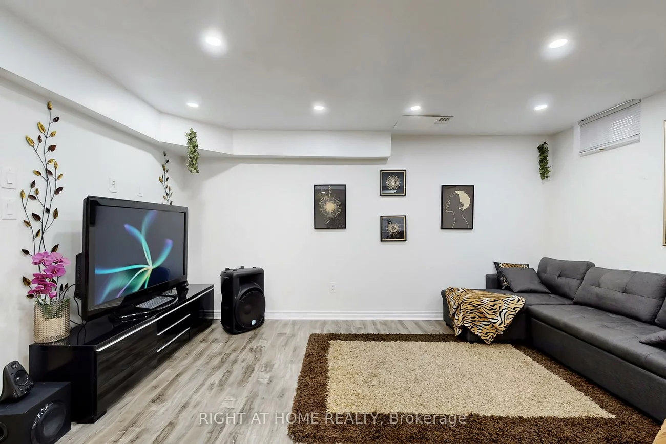 236, Karl Rose, Woodland Hill, Newmarket