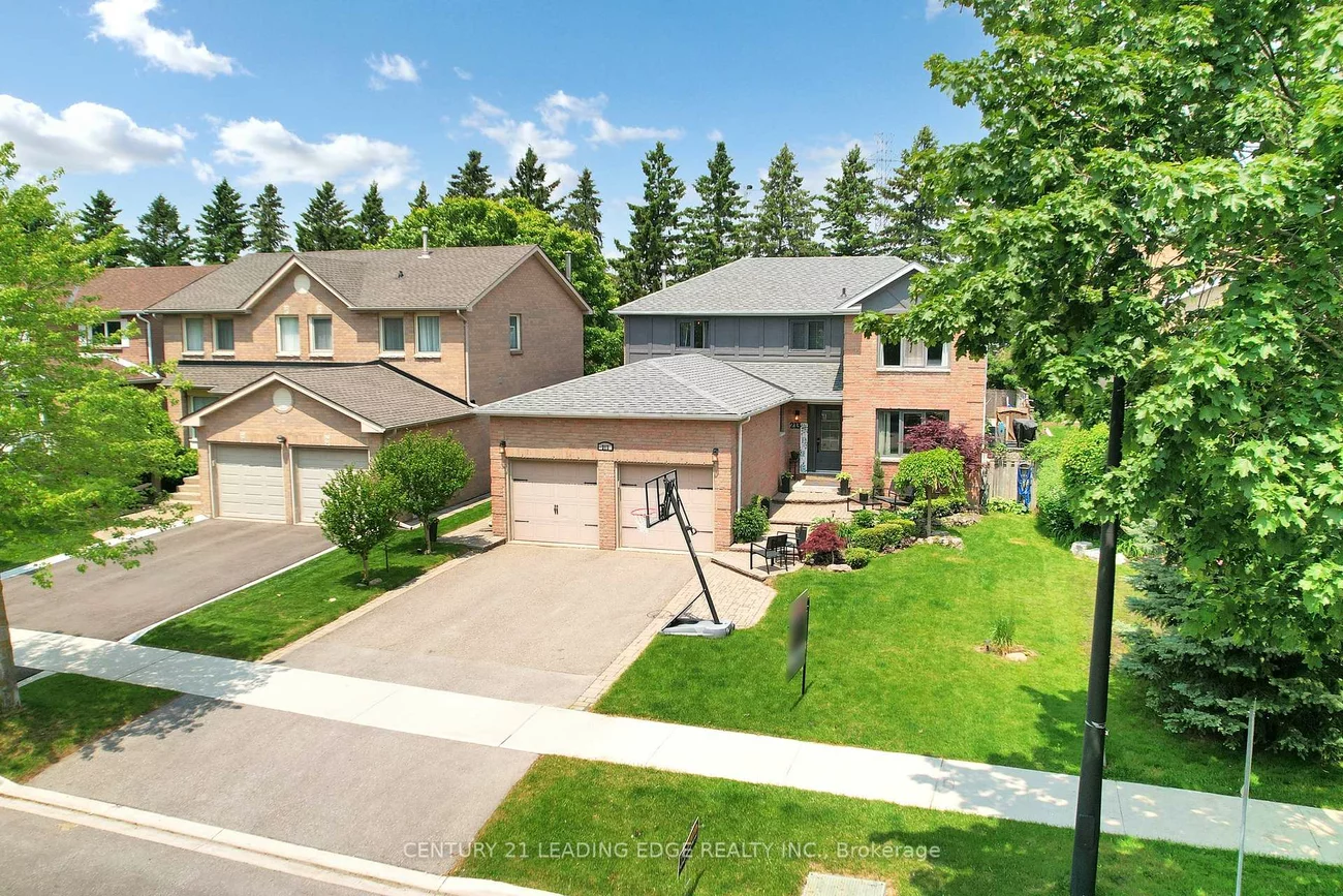 213, MCCAFFREY, Glenway Estates, Newmarket