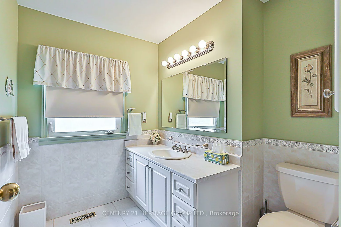 861, Columbia, Huron Heights-Leslie Valley, Newmarket