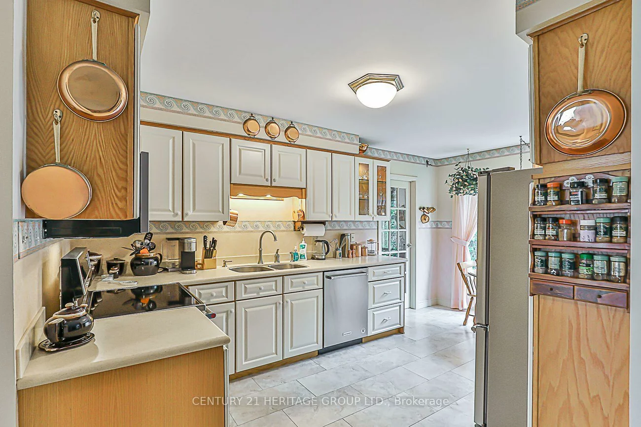 861, Columbia, Huron Heights-Leslie Valley, Newmarket