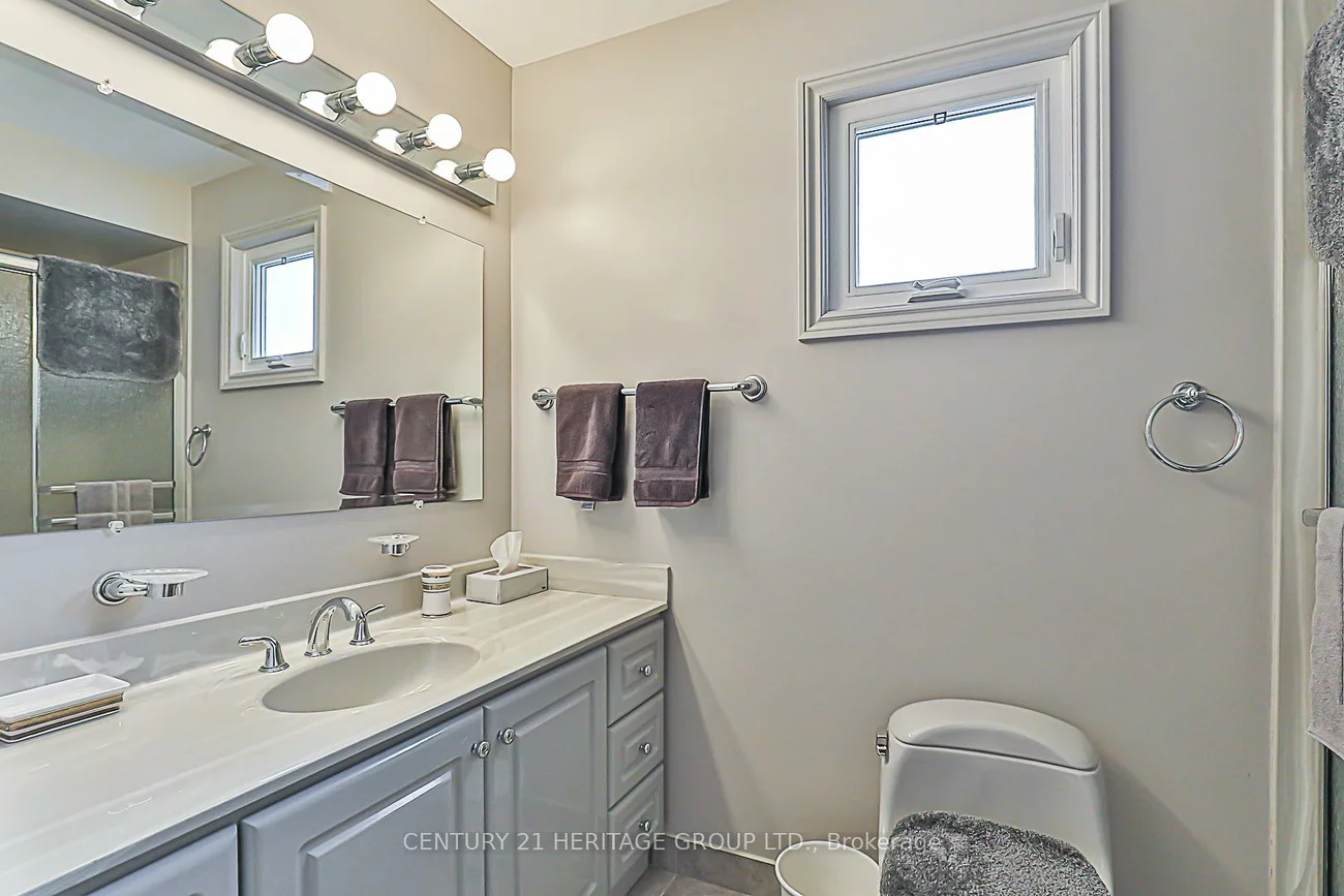 861, Columbia, Huron Heights-Leslie Valley, Newmarket