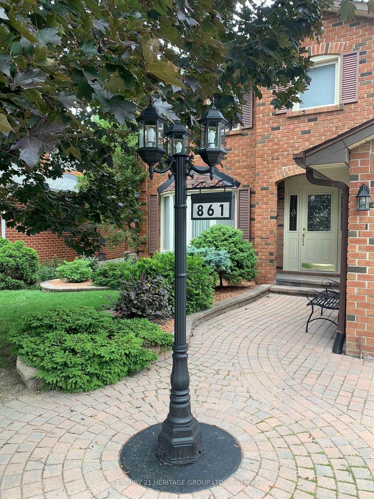 861, Columbia, Huron Heights-Leslie Valley, Newmarket