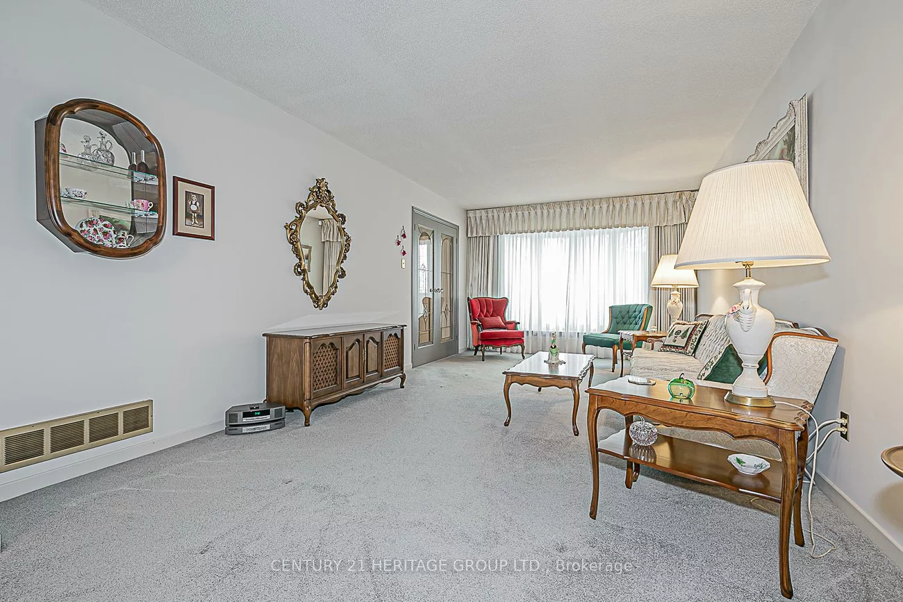 861, Columbia, Huron Heights-Leslie Valley, Newmarket