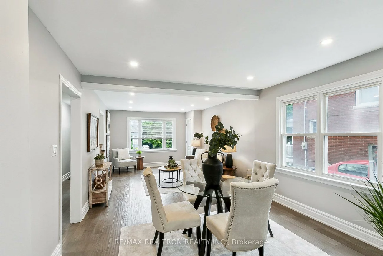 426, Eagle, Central Newmarket, Newmarket