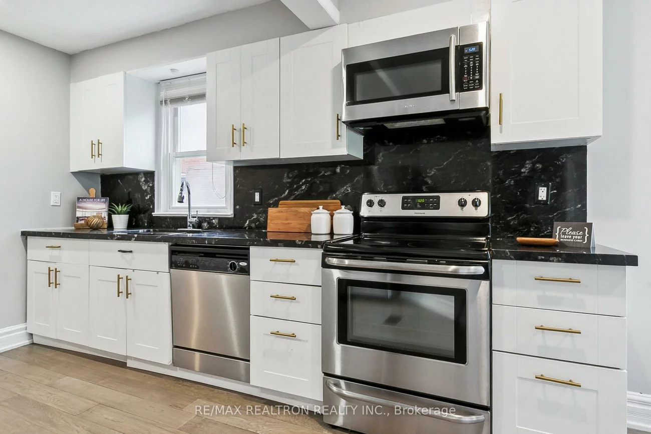 426, Eagle, Central Newmarket, Newmarket