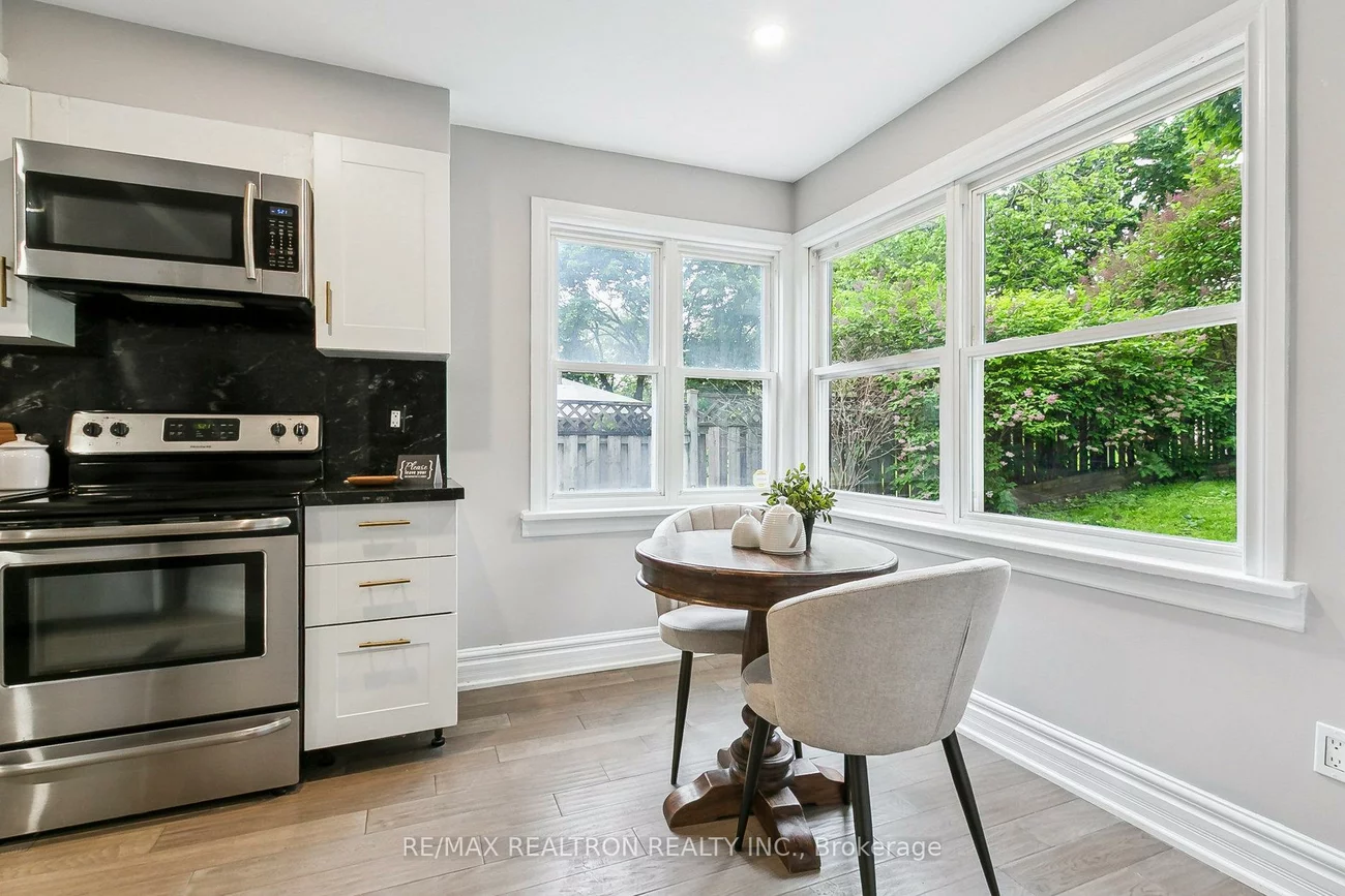 426, Eagle, Central Newmarket, Newmarket
