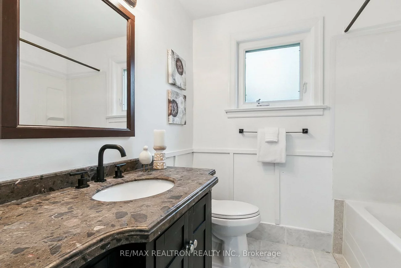 426, Eagle, Central Newmarket, Newmarket