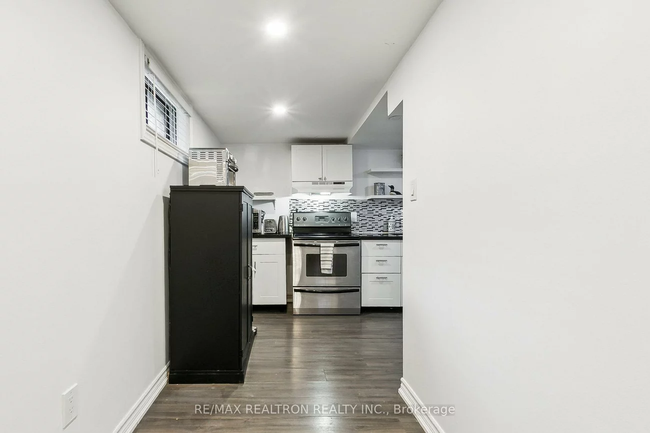 426, Eagle, Central Newmarket, Newmarket