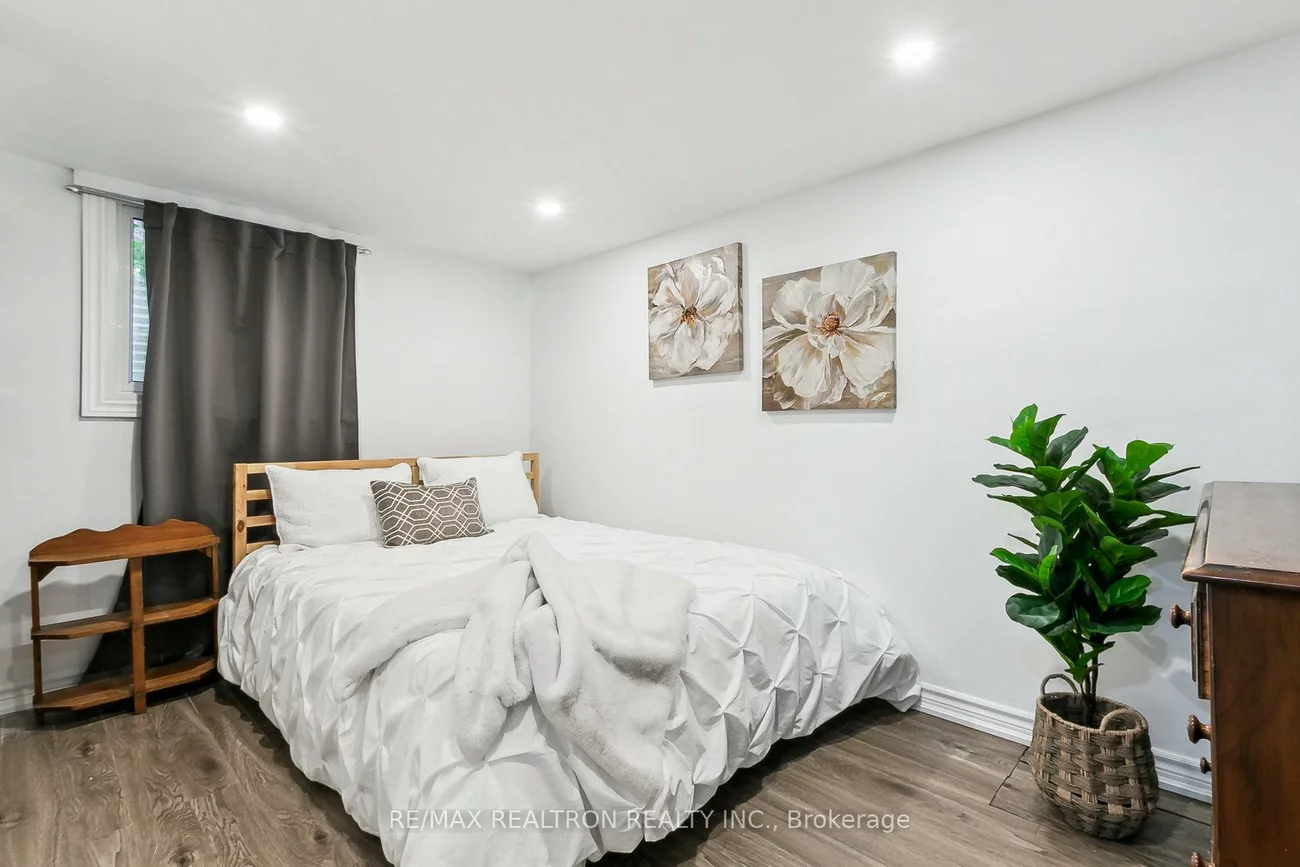 426, Eagle, Central Newmarket, Newmarket