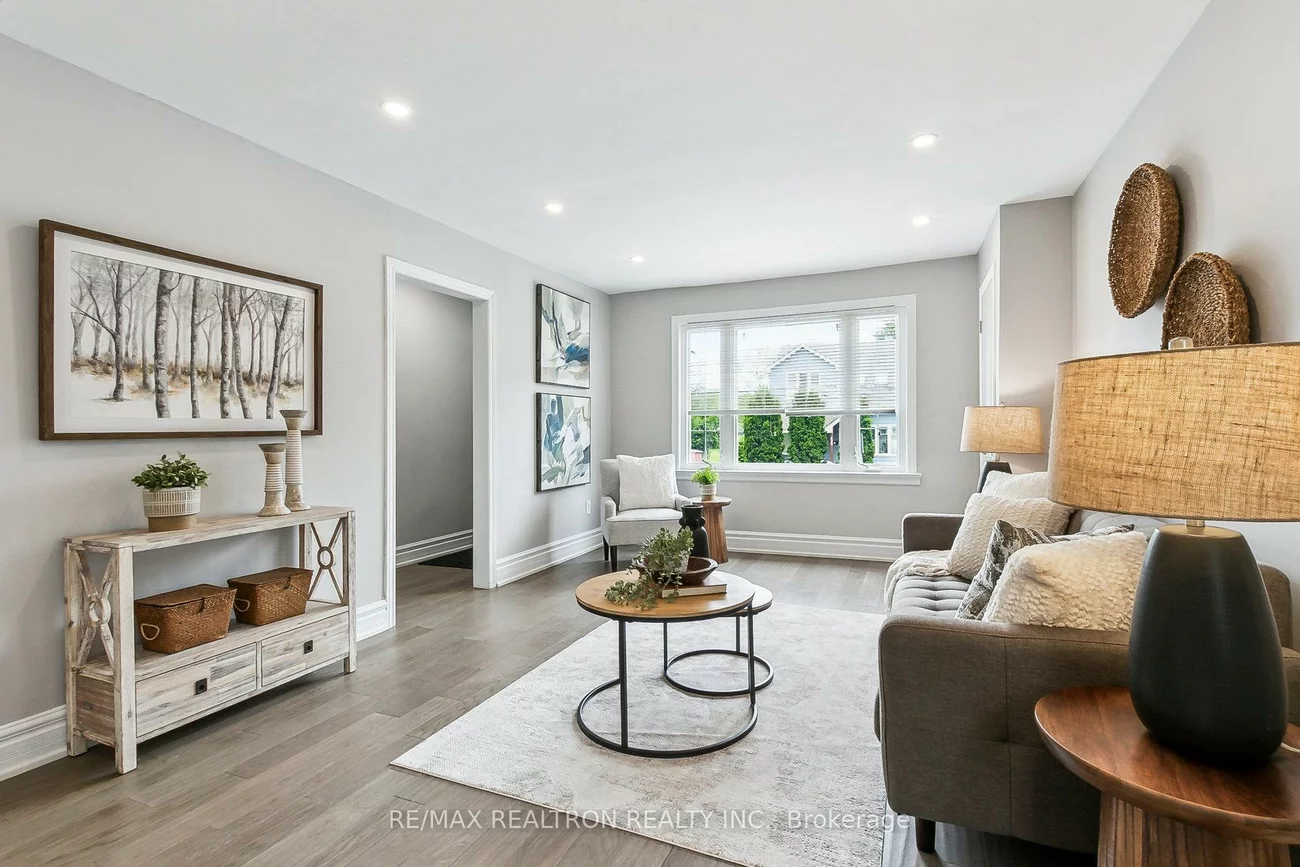 426, Eagle, Central Newmarket, Newmarket
