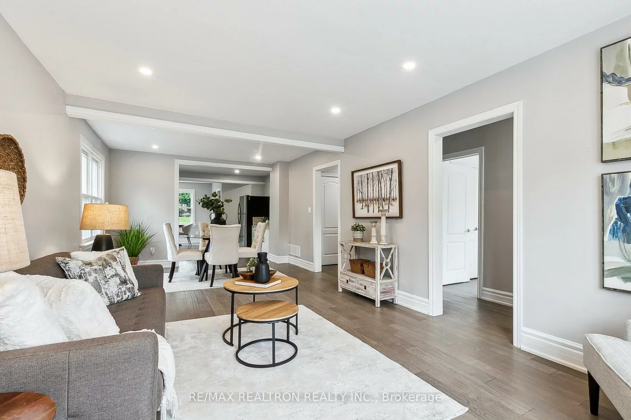 426, Eagle, Central Newmarket, Newmarket