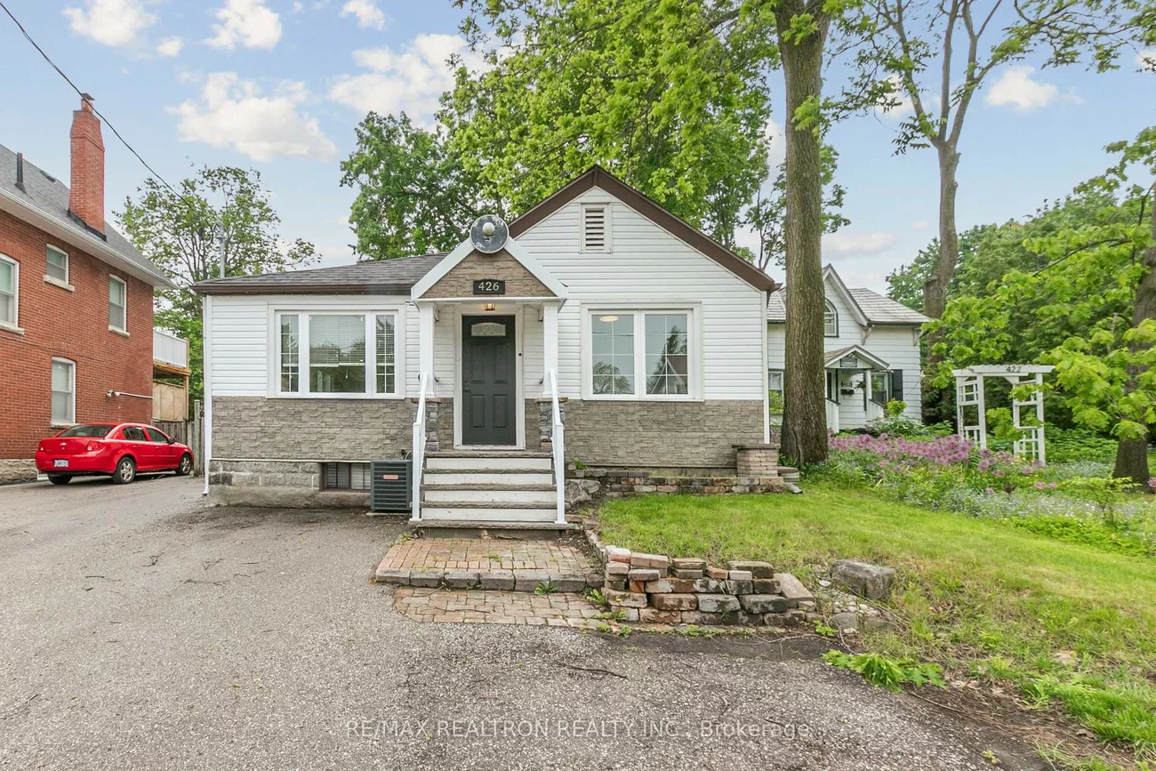 426, Eagle, Central Newmarket, Newmarket