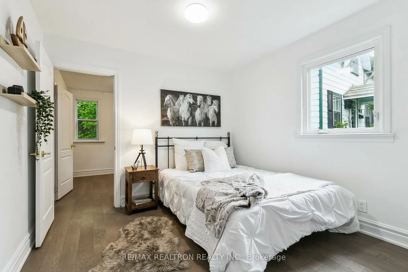 426, Eagle, Central Newmarket, Newmarket