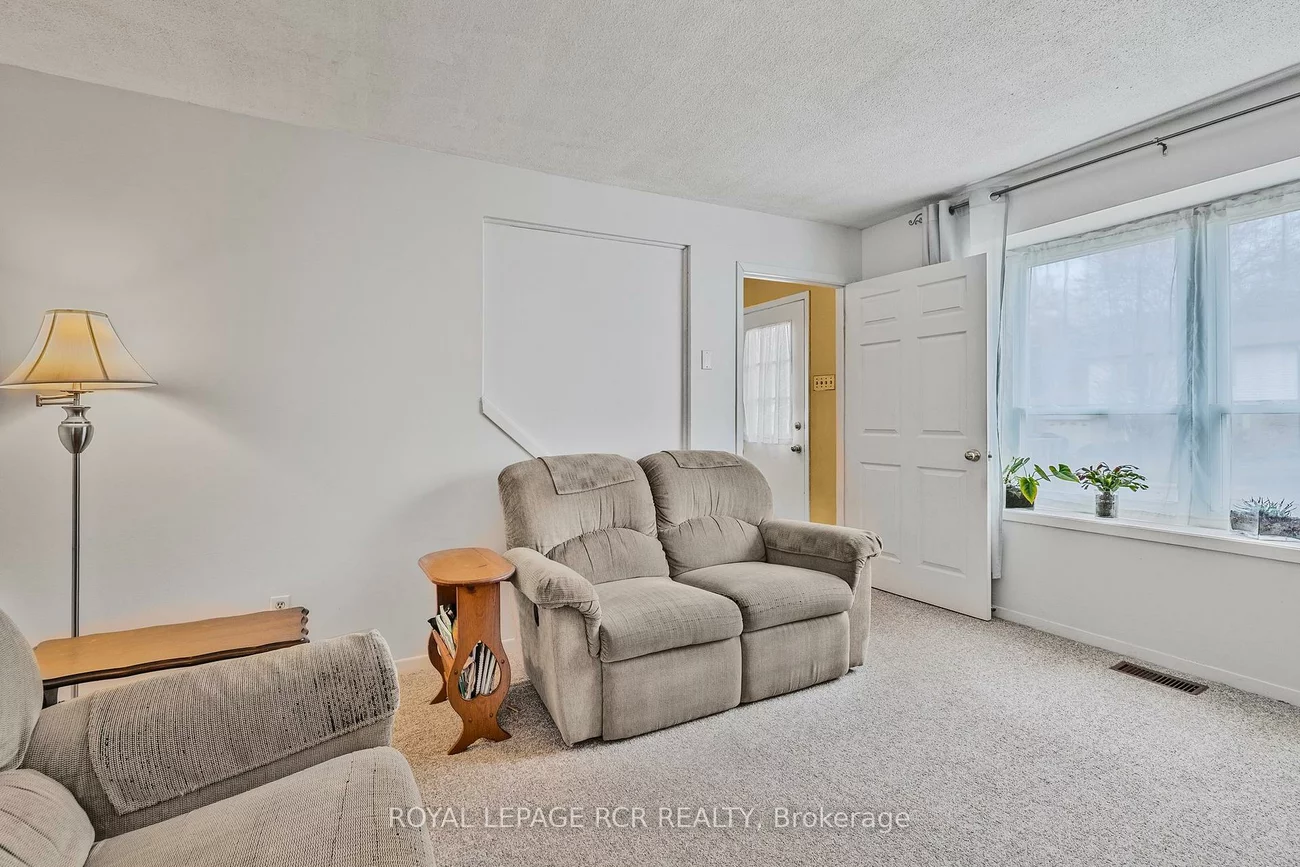 856, Magnolia, Huron Heights-Leslie Valley, Newmarket