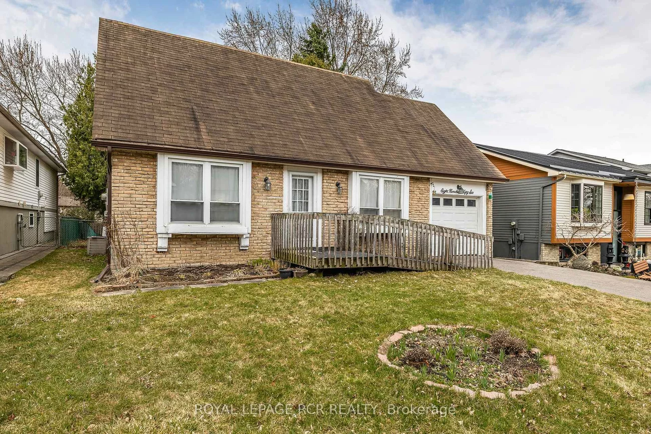 856, Magnolia, Huron Heights-Leslie Valley, Newmarket