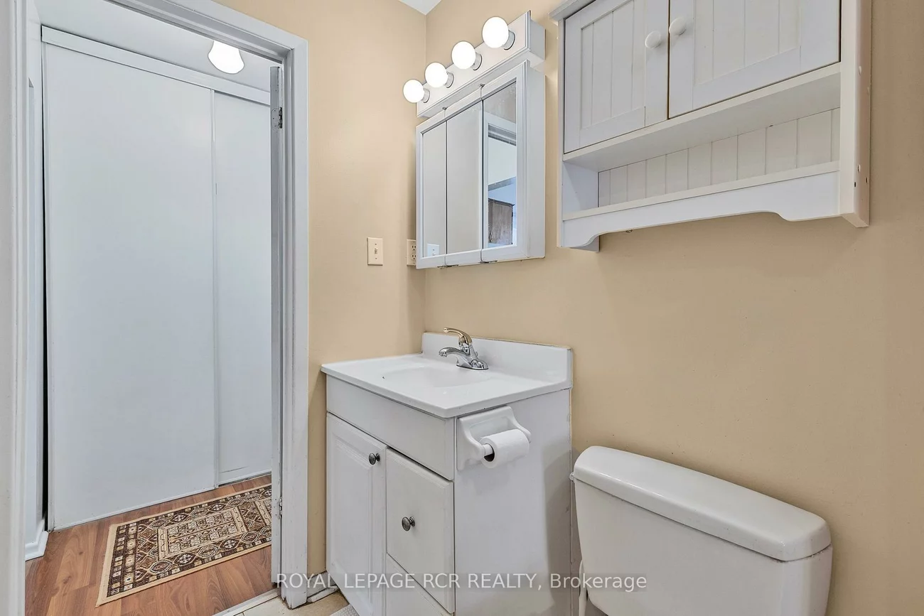 856, Magnolia, Huron Heights-Leslie Valley, Newmarket