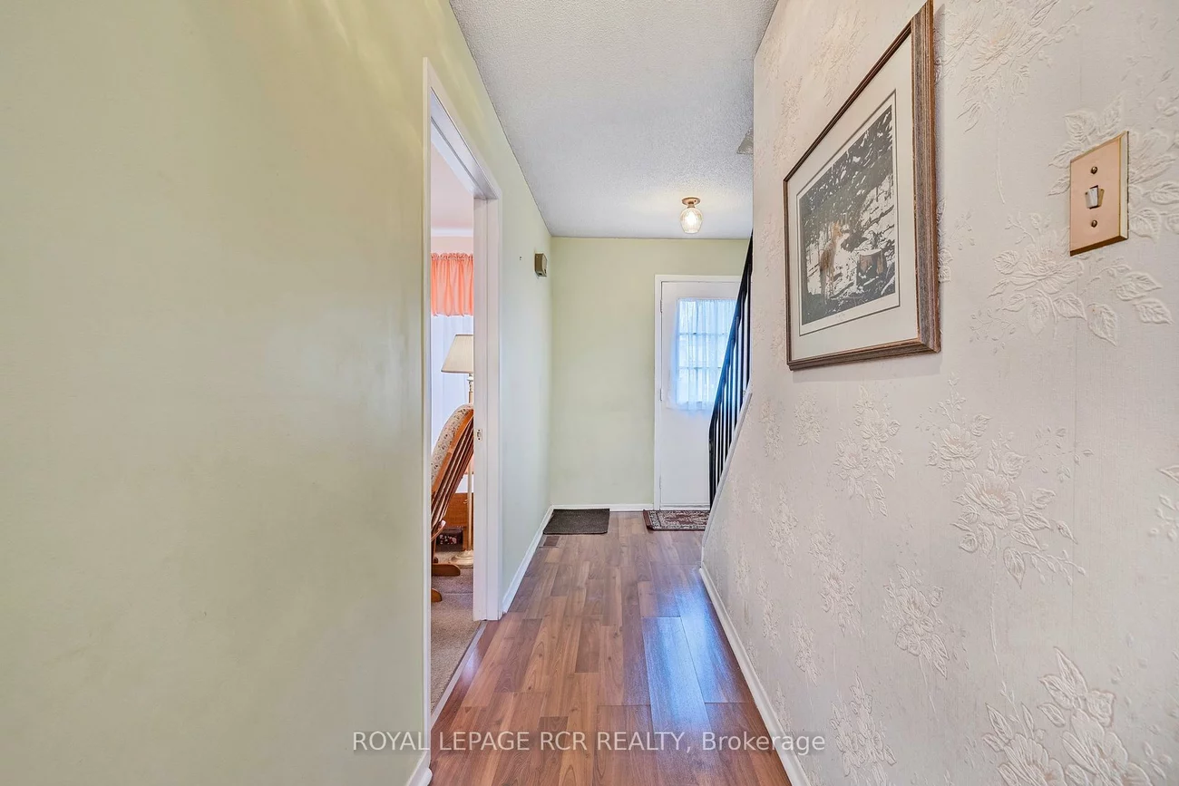 856, Magnolia, Huron Heights-Leslie Valley, Newmarket