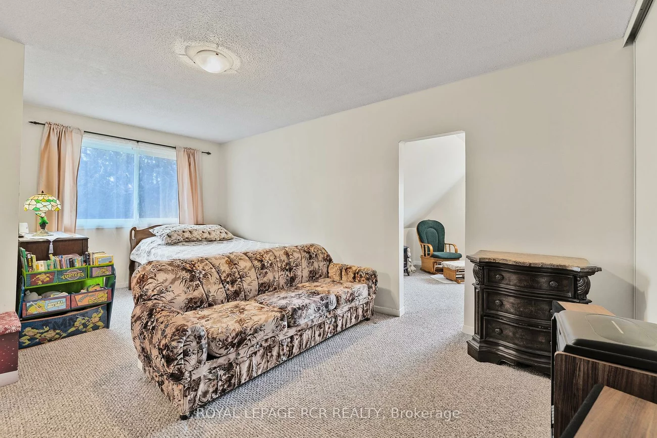 856, Magnolia, Huron Heights-Leslie Valley, Newmarket