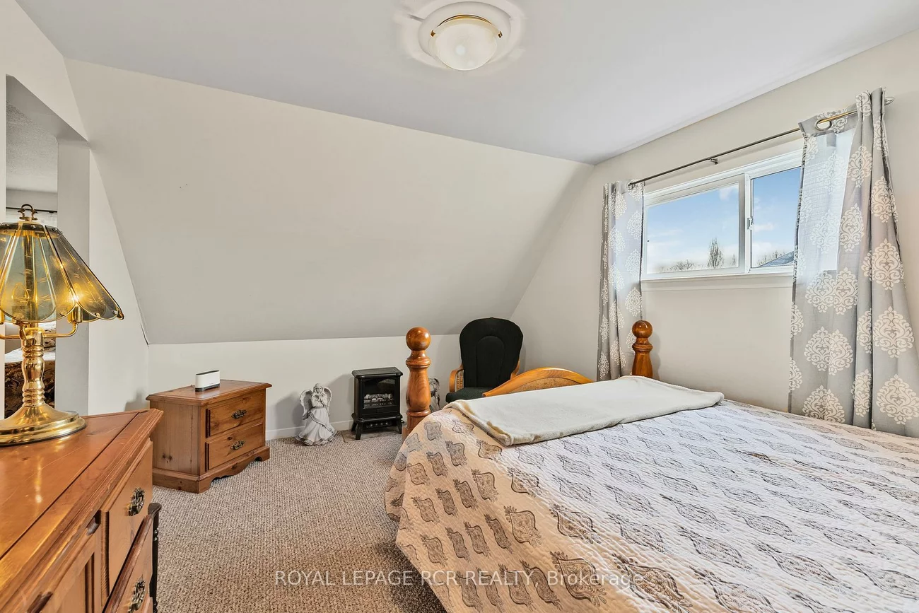 856, Magnolia, Huron Heights-Leslie Valley, Newmarket
