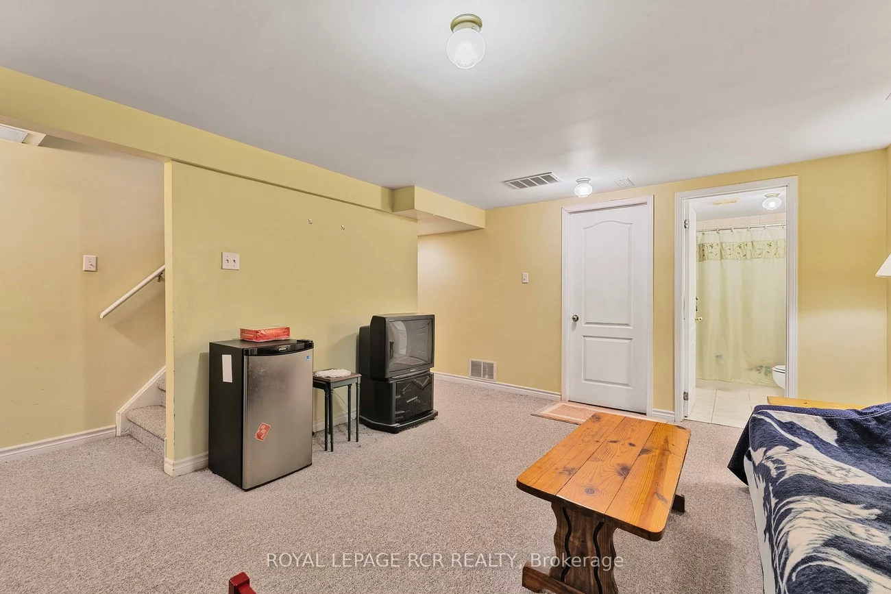 856, Magnolia, Huron Heights-Leslie Valley, Newmarket