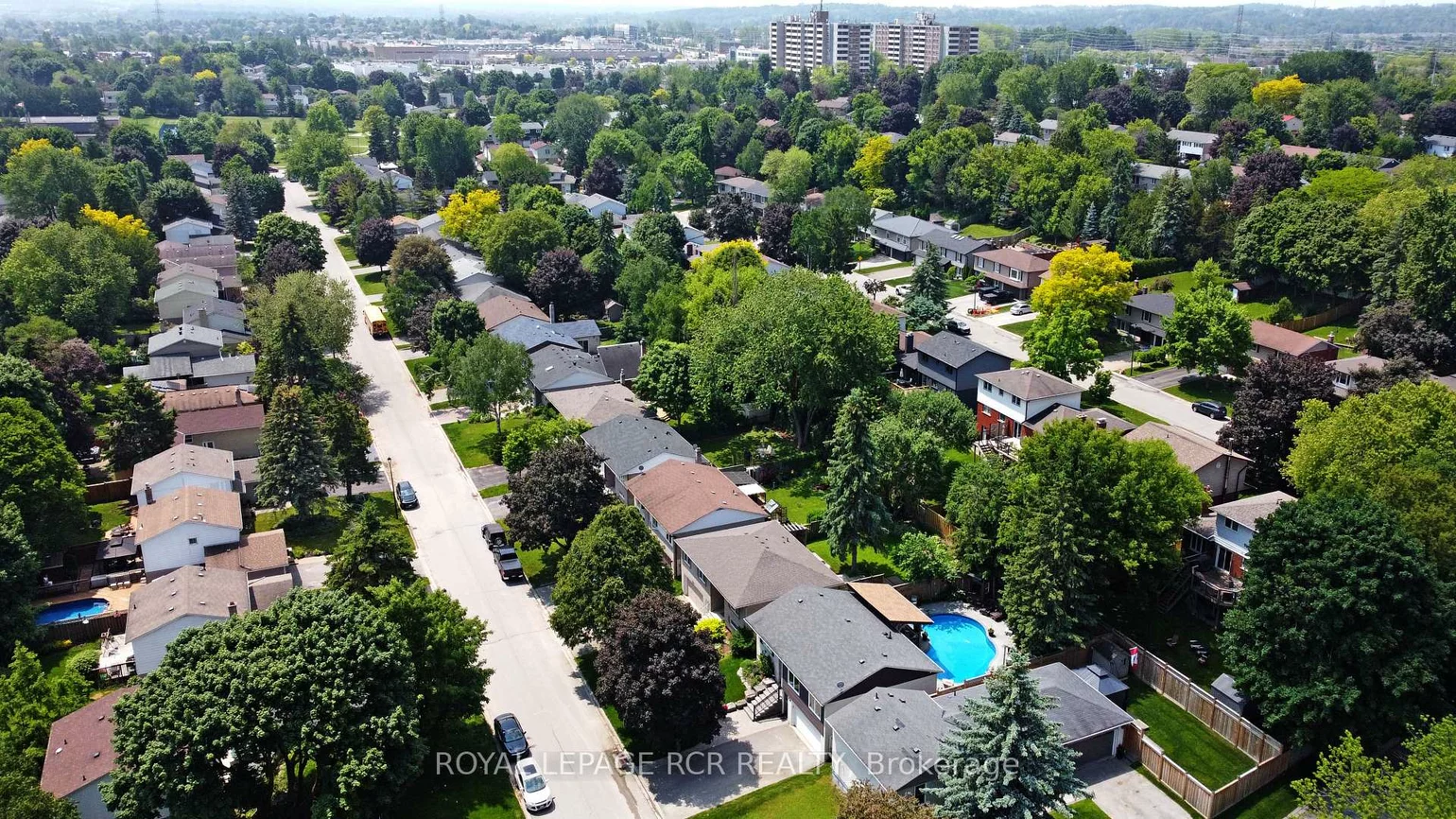 350, Borden, Central Newmarket, Newmarket