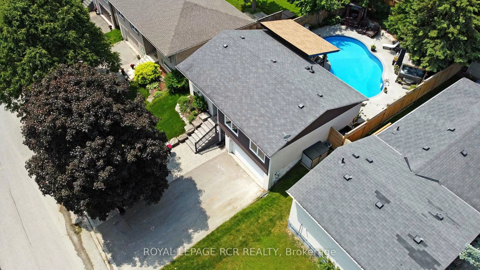 350, Borden, Central Newmarket, Newmarket