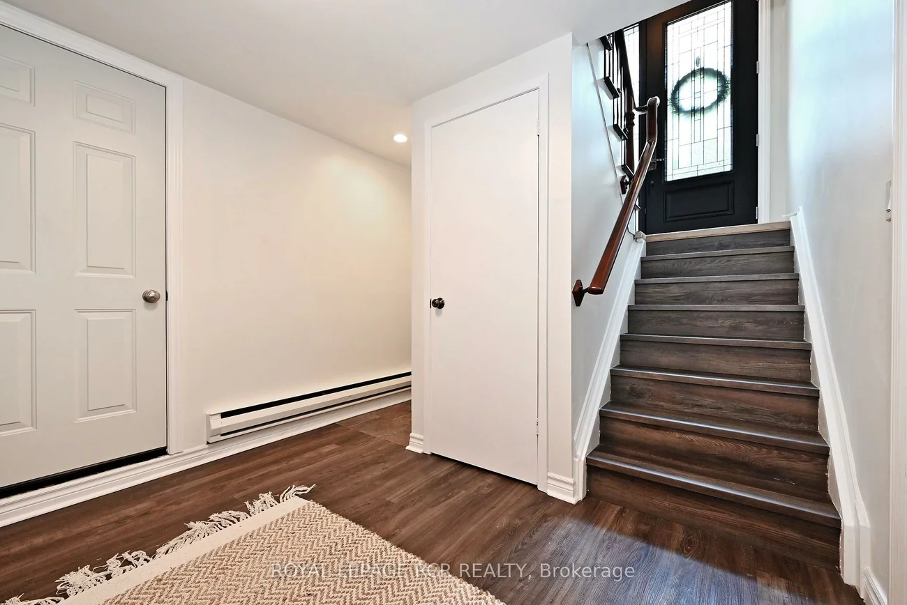 350, Borden, Central Newmarket, Newmarket