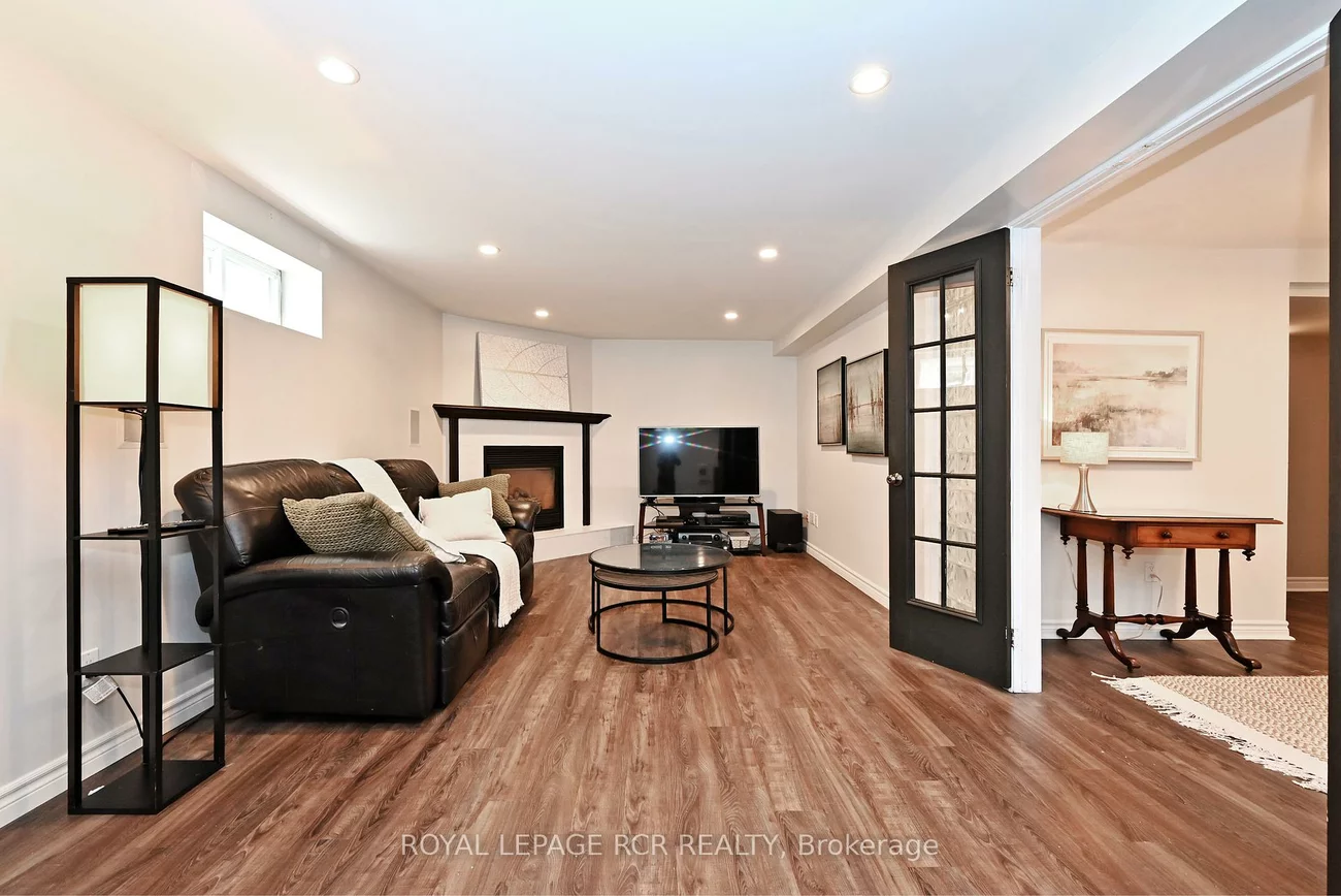 350, Borden, Central Newmarket, Newmarket