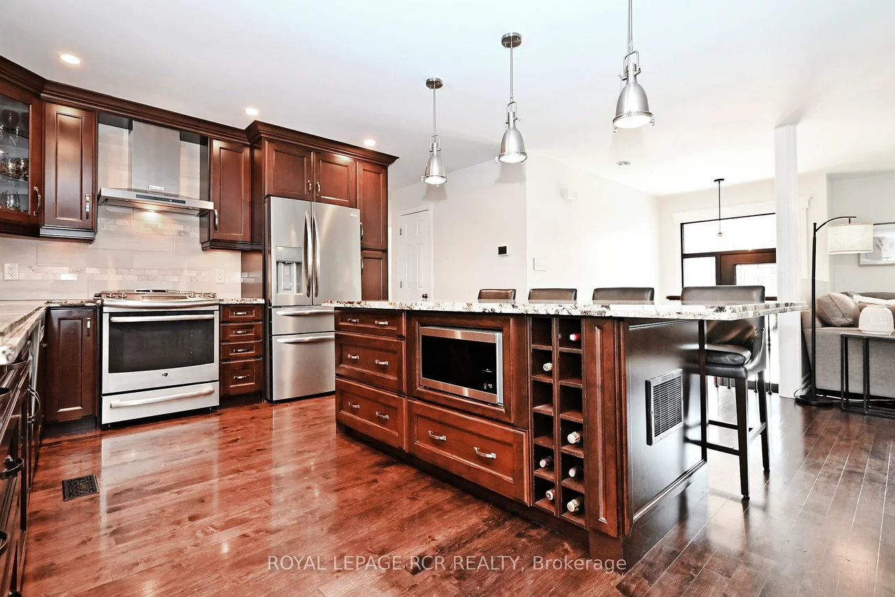 350, Borden, Central Newmarket, Newmarket