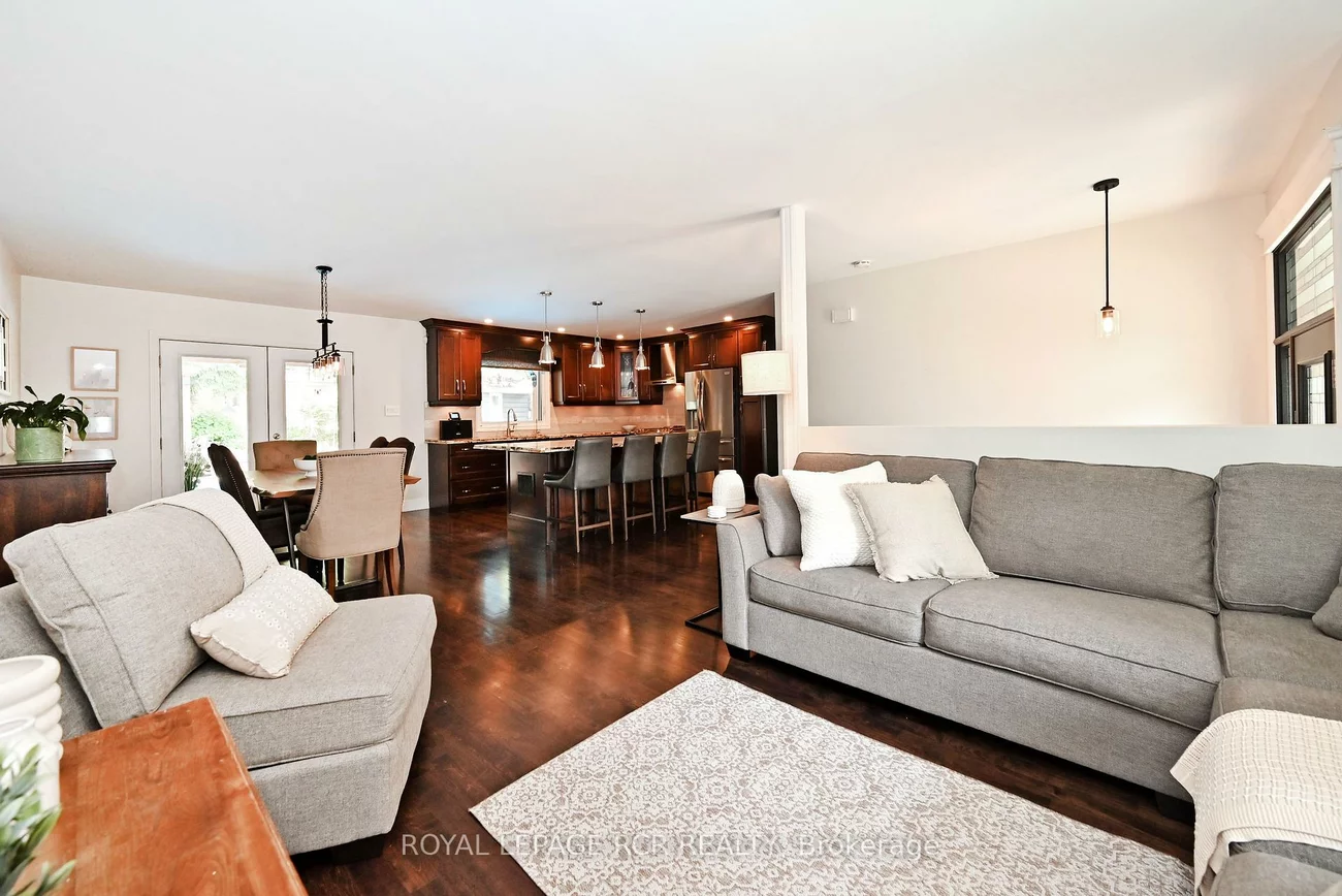 350, Borden, Central Newmarket, Newmarket