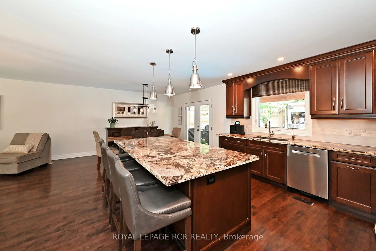 350, Borden, Central Newmarket, Newmarket