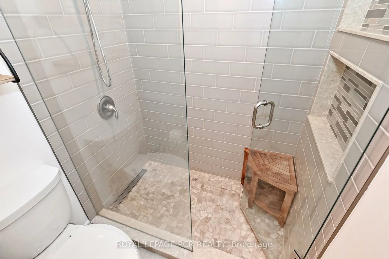 350, Borden, Central Newmarket, Newmarket