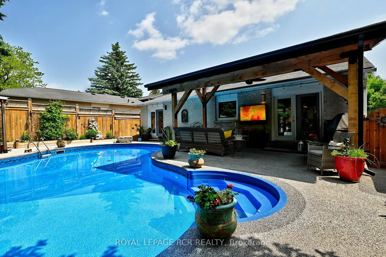 350, Borden, Central Newmarket, Newmarket