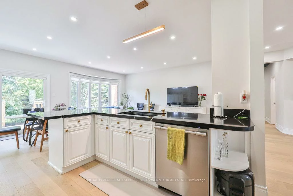712, Foxcroft, Stonehaven-Wyndham, Newmarket