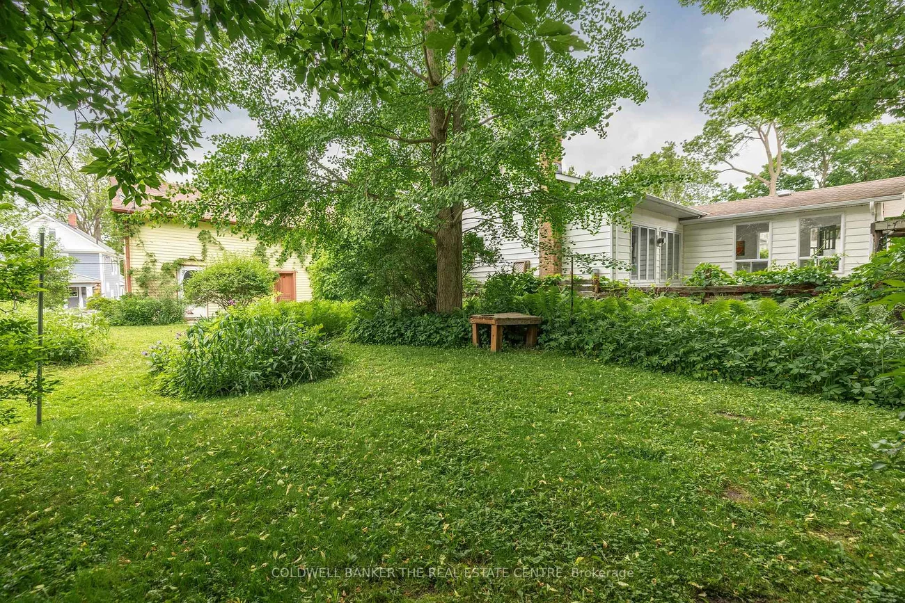410, Eagle, Central Newmarket, Newmarket