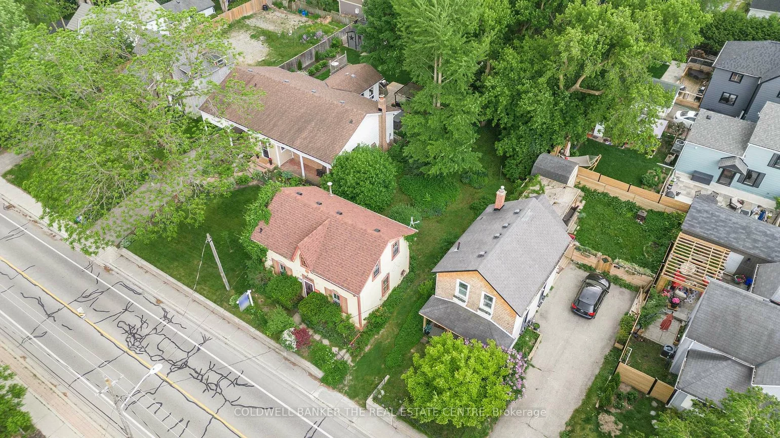 410, Eagle, Central Newmarket, Newmarket