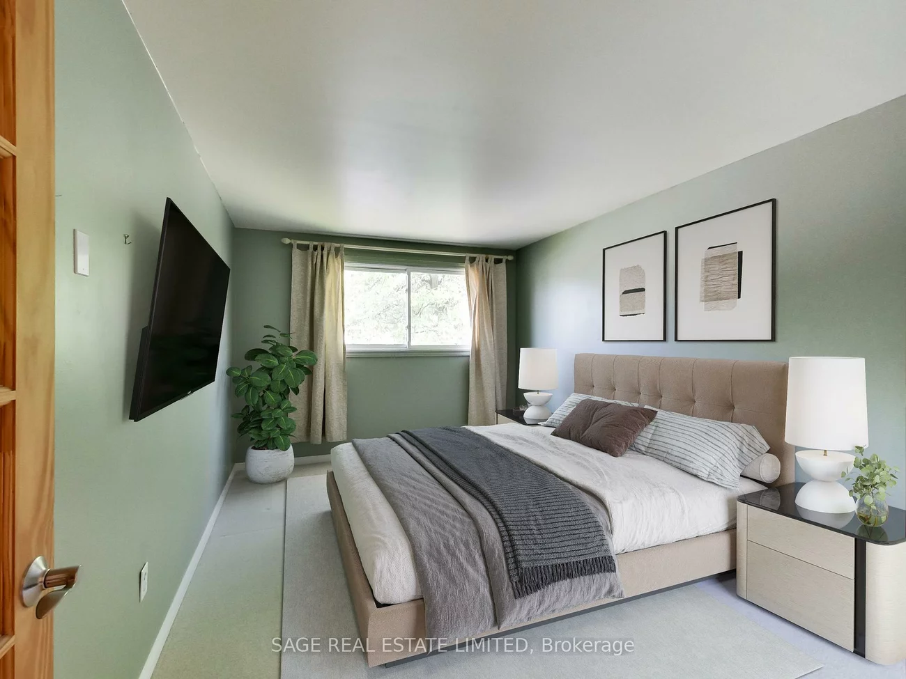 244, Currey, Central Newmarket, Newmarket