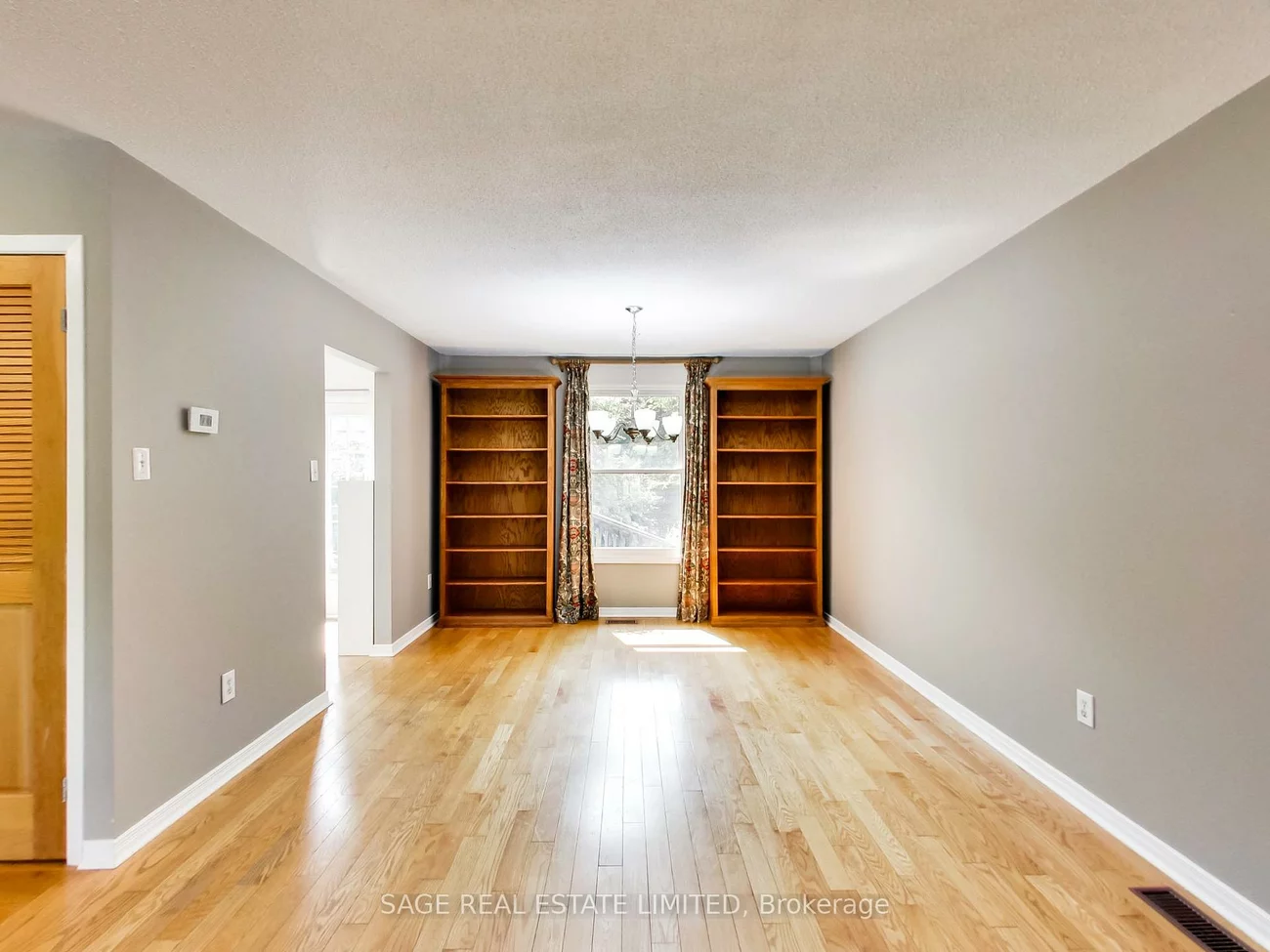 244, Currey, Central Newmarket, Newmarket