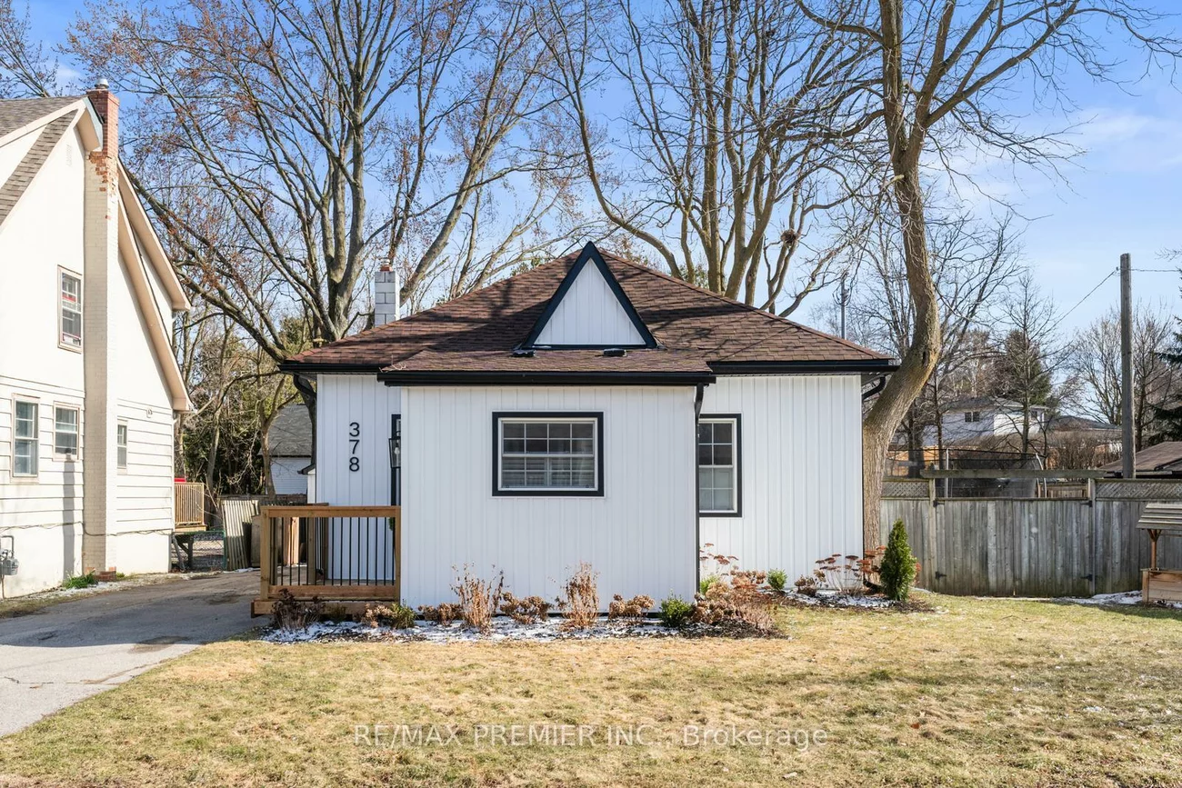 378, Andrew, Central Newmarket, Newmarket