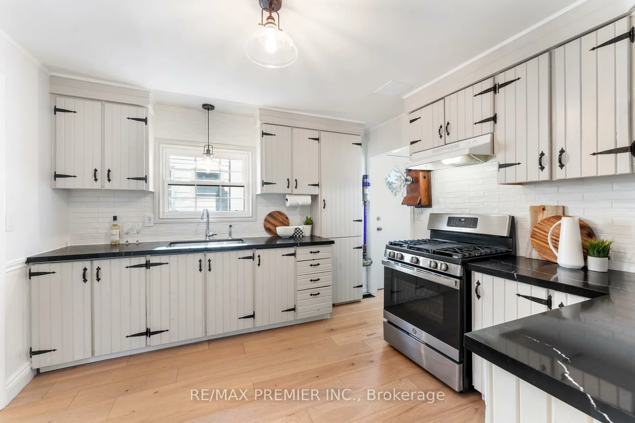 378, Andrew, Central Newmarket, Newmarket