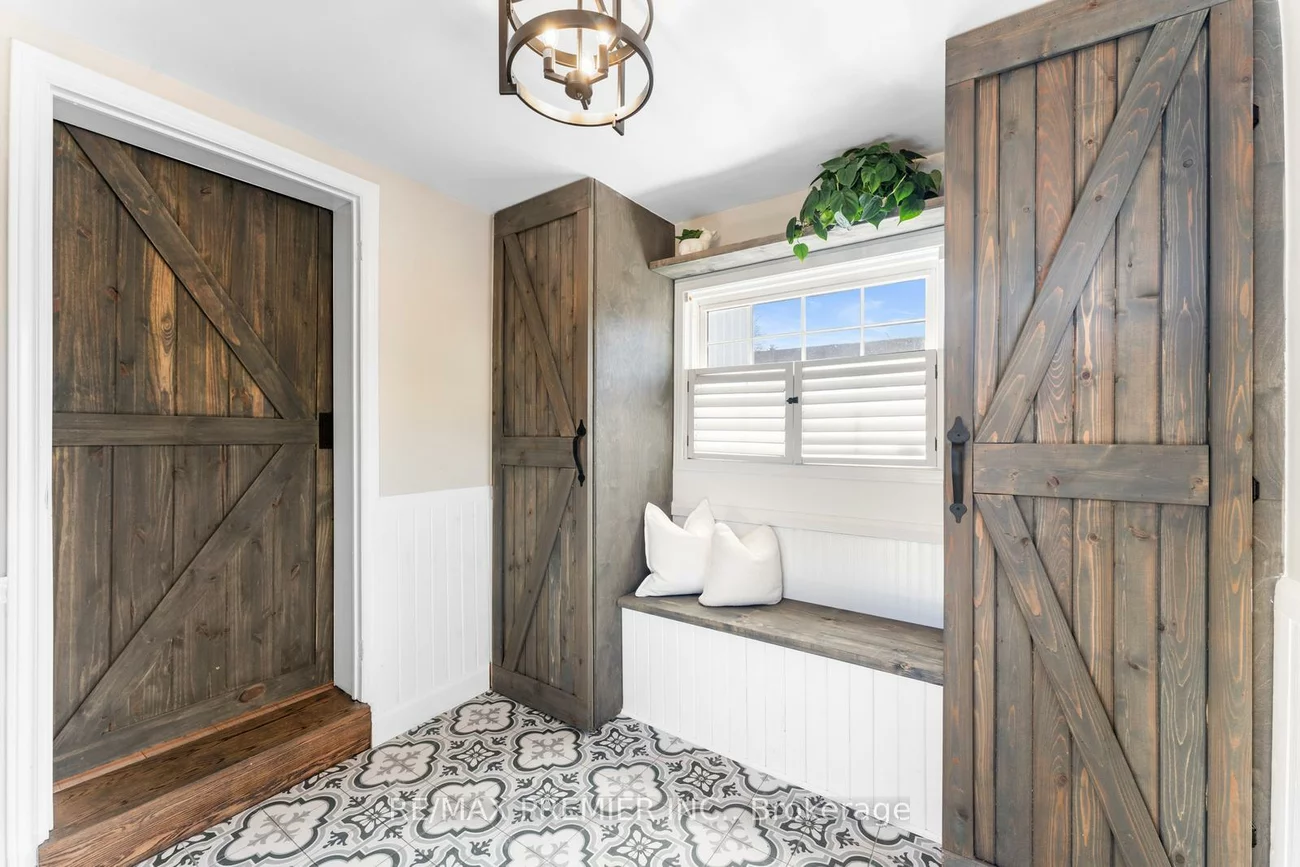 378, Andrew, Central Newmarket, Newmarket