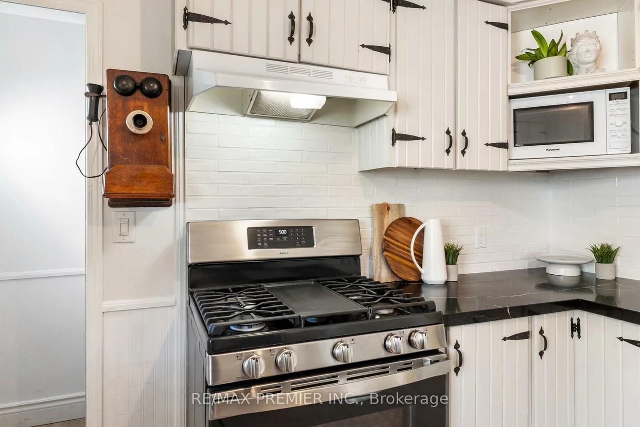 378, Andrew, Central Newmarket, Newmarket
