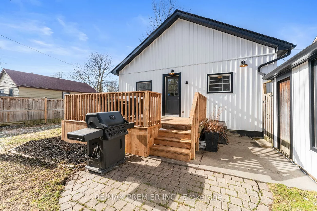 378, Andrew, Central Newmarket, Newmarket
