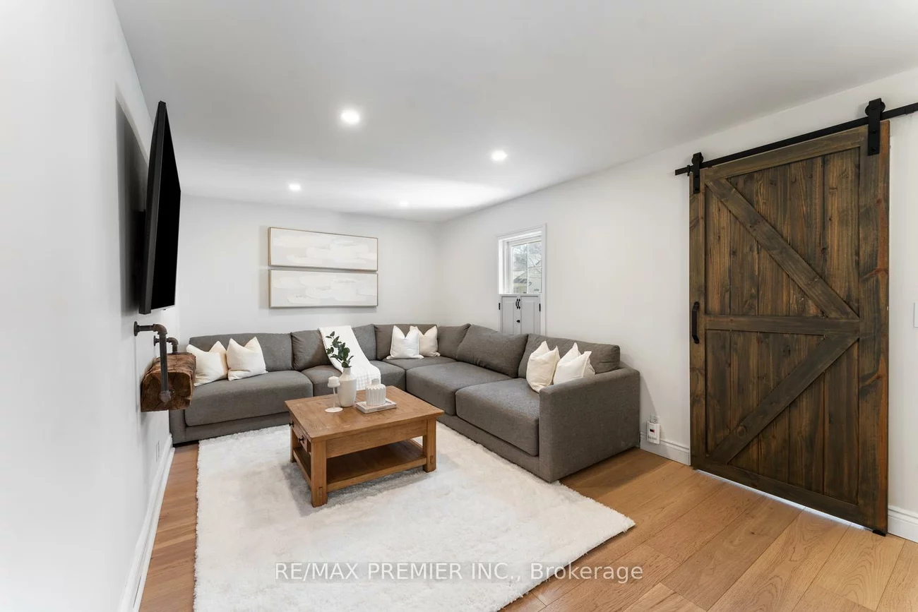 378, Andrew, Central Newmarket, Newmarket