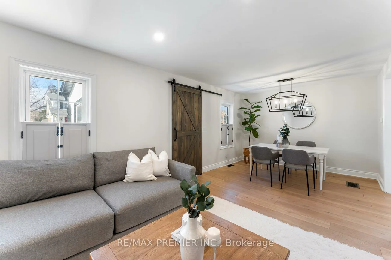 378, Andrew, Central Newmarket, Newmarket
