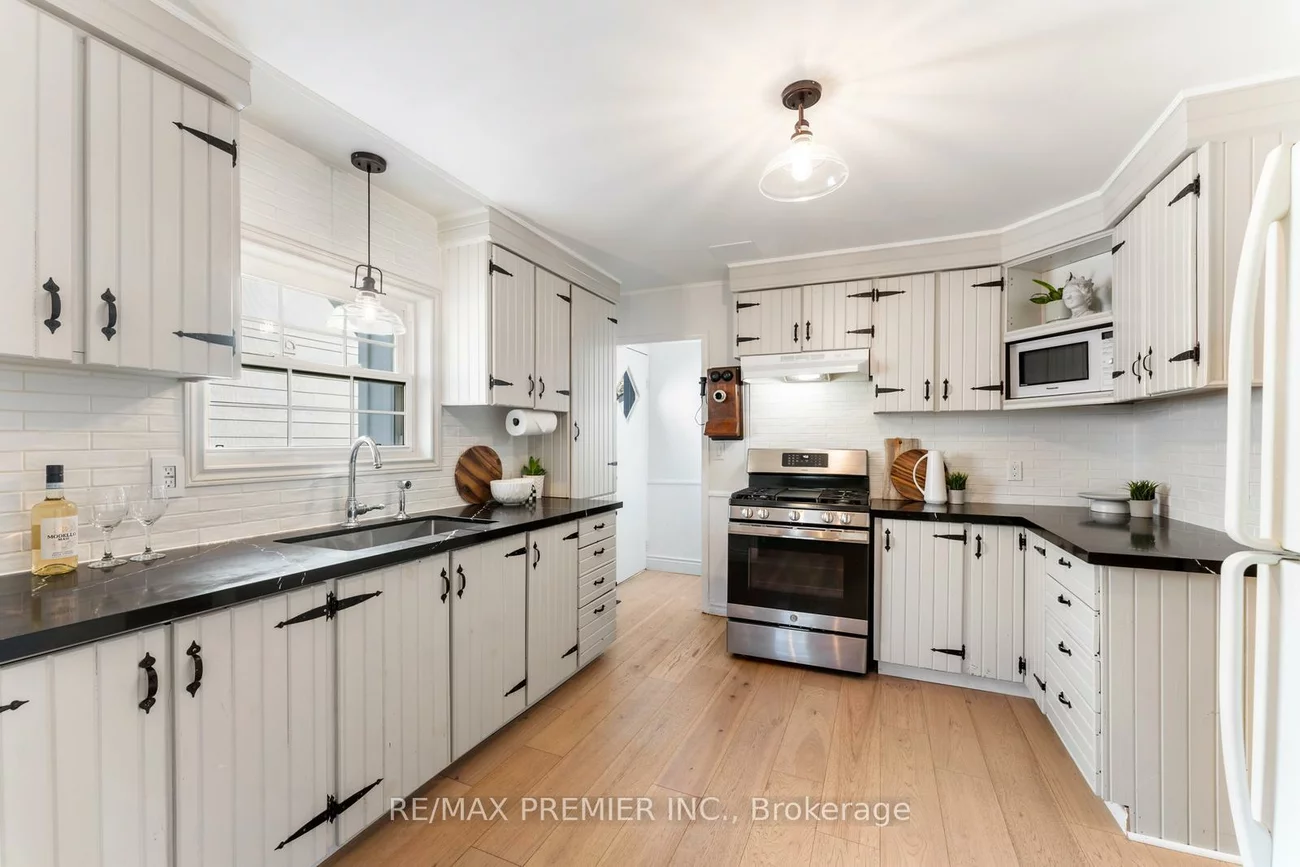 378, Andrew, Central Newmarket, Newmarket