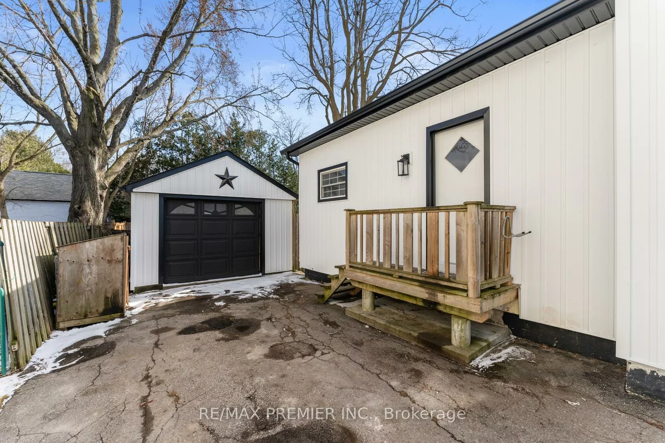378, Andrew, Central Newmarket, Newmarket